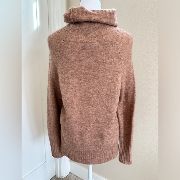 Aritzia Babaton Plutarch Sweater - Picture 2 of 3